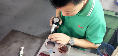 毅順團(tuán)隊(duì)加工作業(yè)中